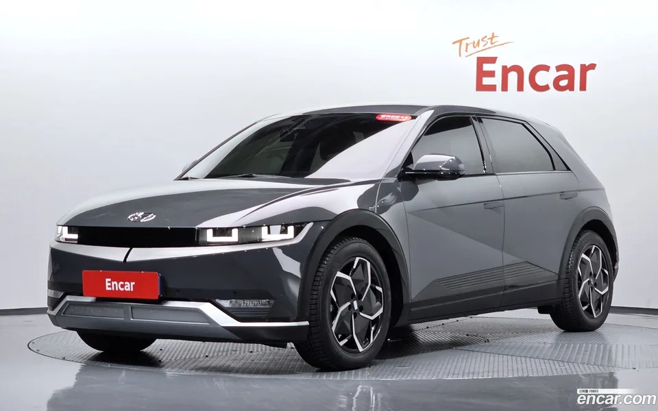 Hyundai Ioniq 5 AWD 2023 — photo 1, buy with delivery to Moscow