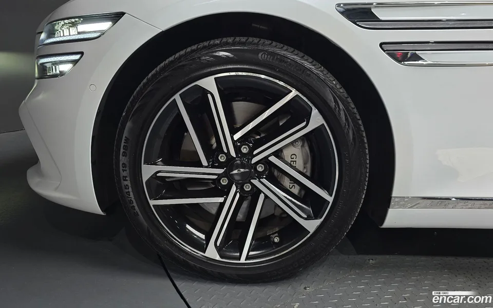 Genesis G80 2.5 AWD 2025 — thumbnail 2