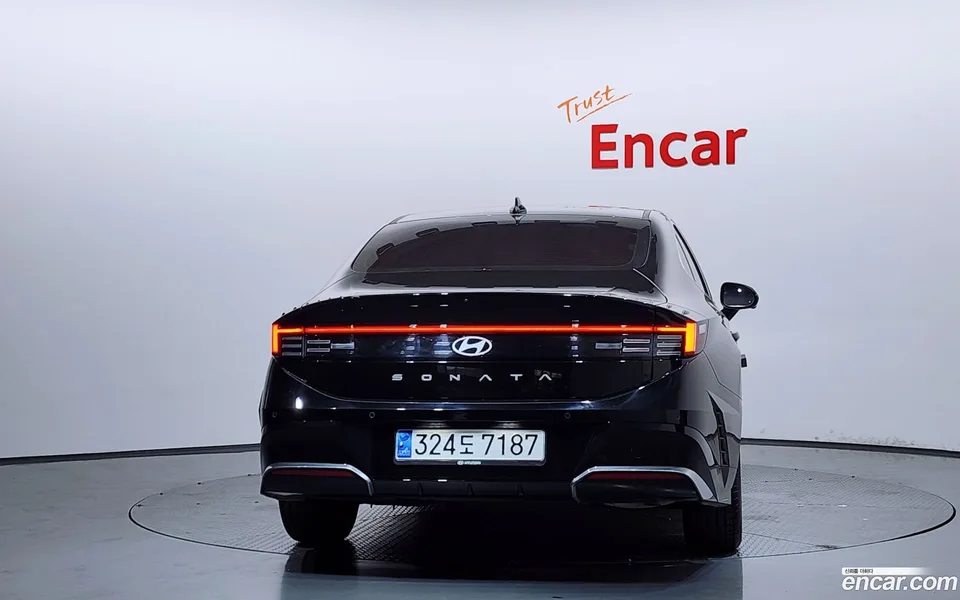 Hyundai Sonata The Edge Hybrid 2023 — thumbnail 4