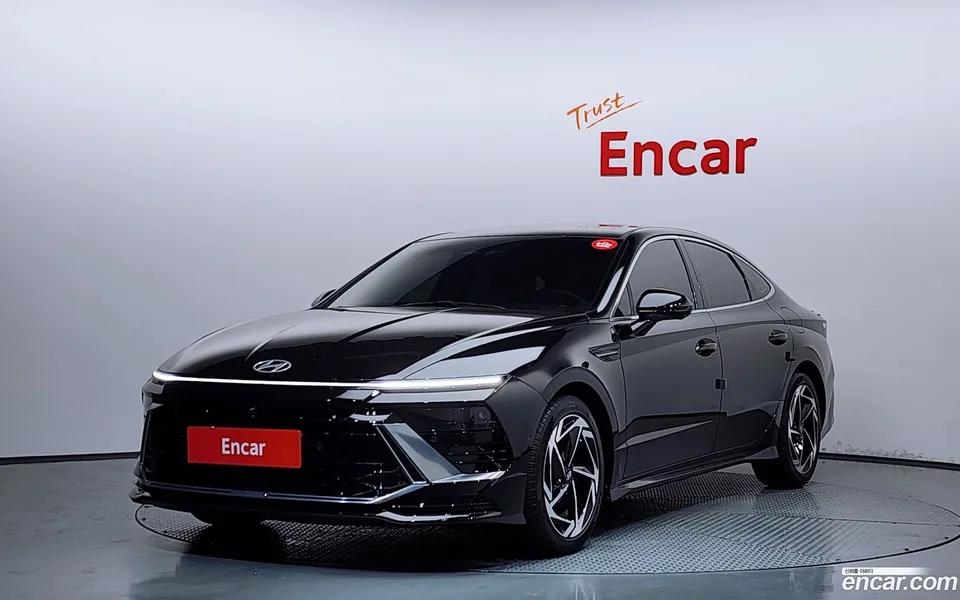 Hyundai Sonata The Edge Hybrid 2023 — photo 1, buy with delivery to Moscow