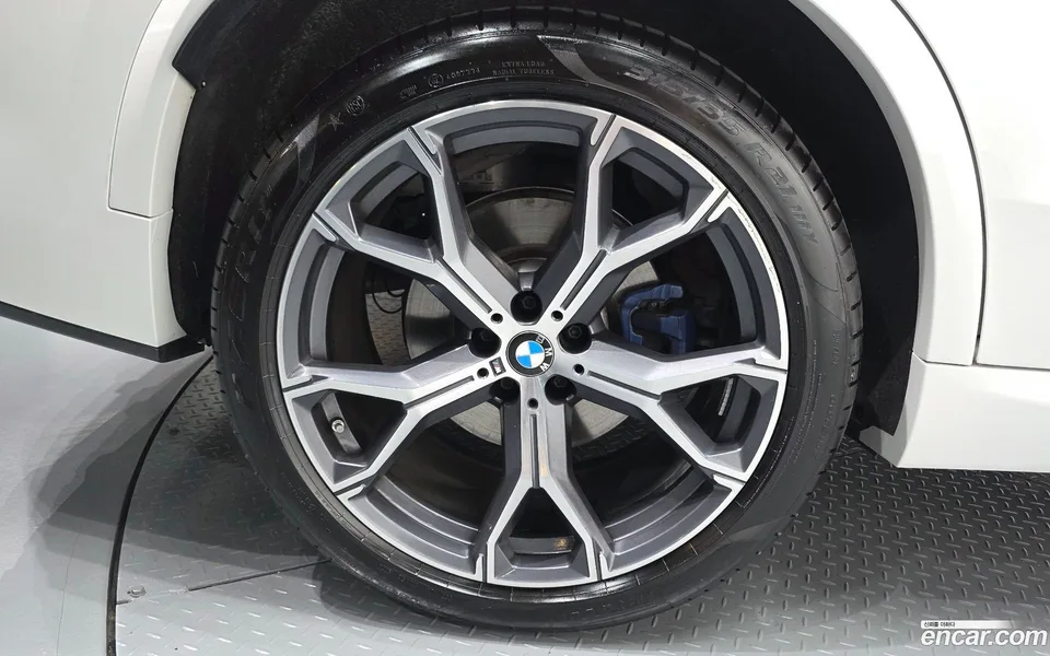 BMW X5 xDrive 40i M 2025 — thumbnail 5