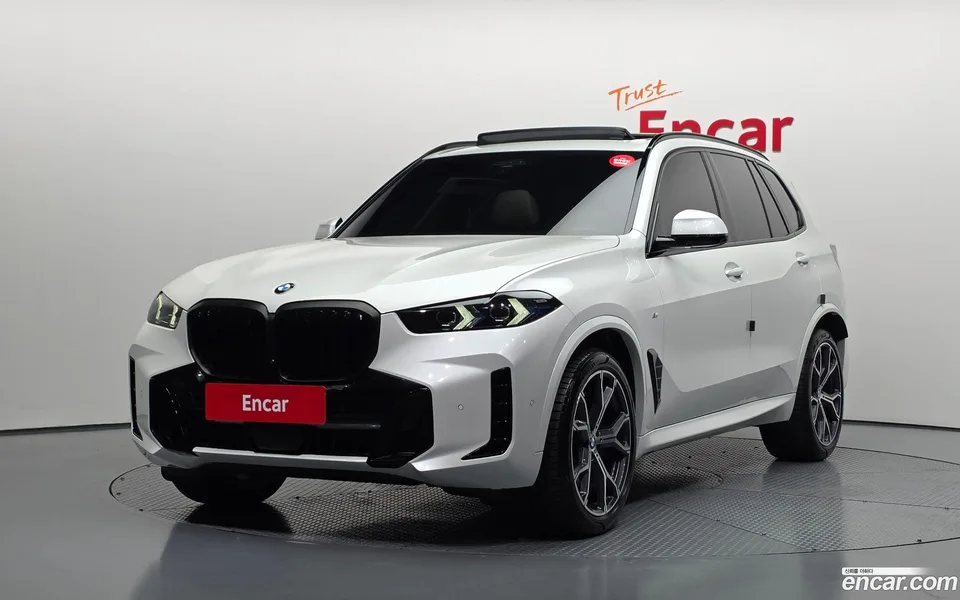 BMW X5 xDrive 40i M 2025 — photo 1, buy with delivery to Moscow