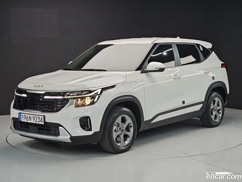 Kia Seltos 1.6 2WD 2024 — photo 1, buy with delivery to Moscow