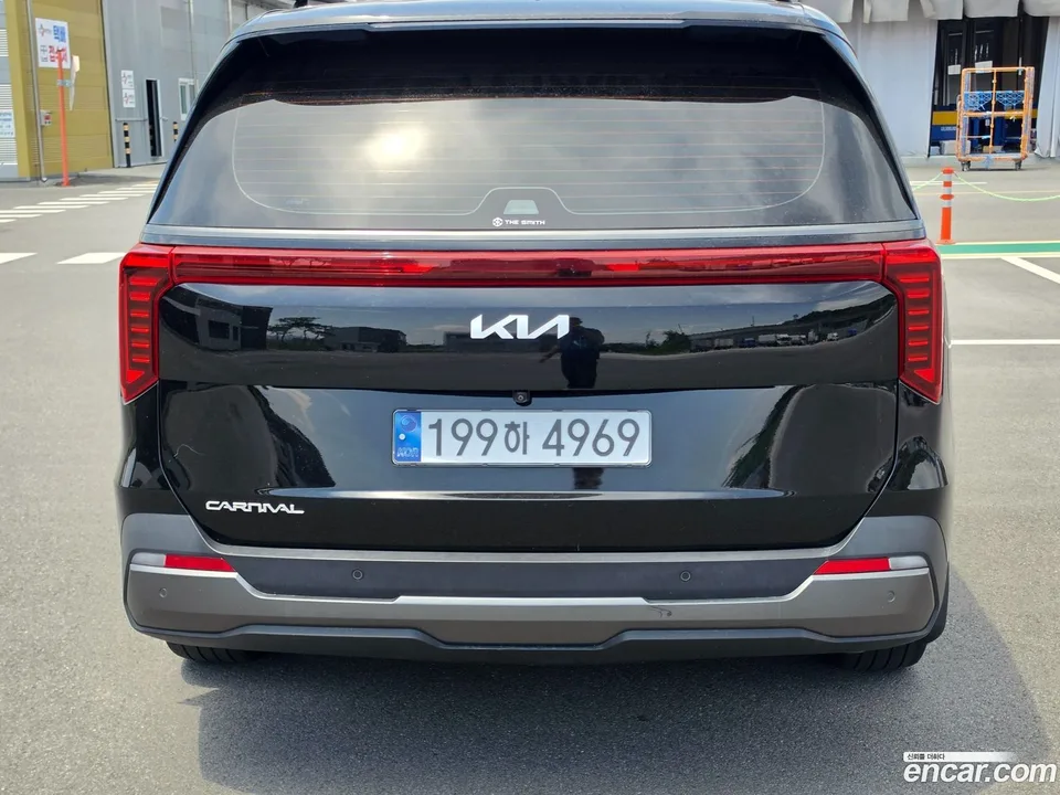 Kia Carnival 7 2024 — thumbnail 2
