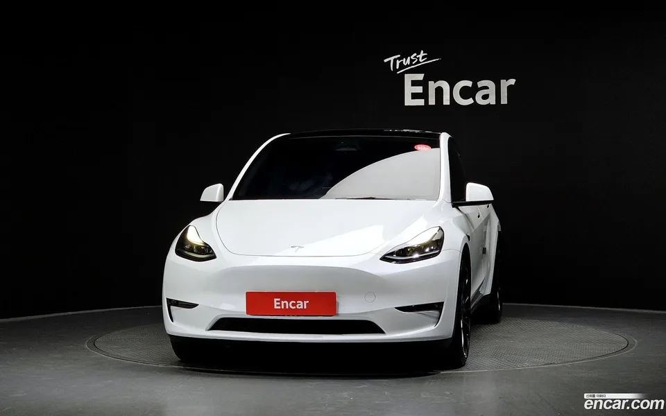 Tesla Model Y AWD 2024 — thumbnail 3