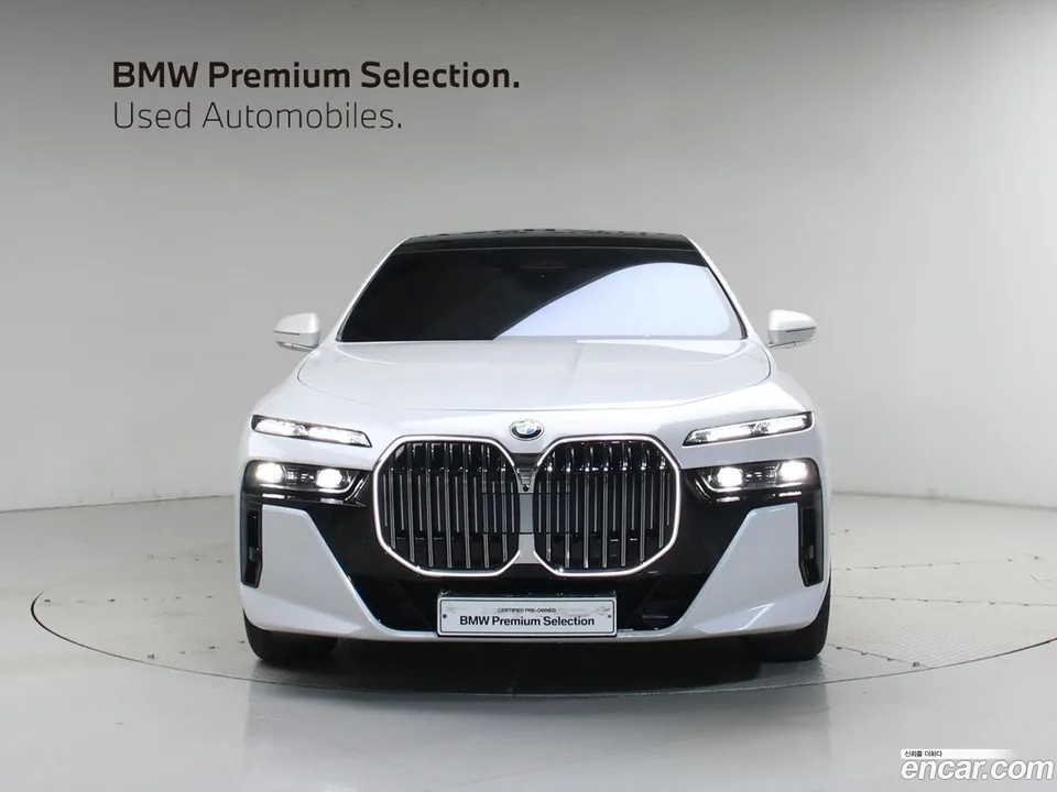 BMW 7 Series 740i xDrive M 2024 — thumbnail 2