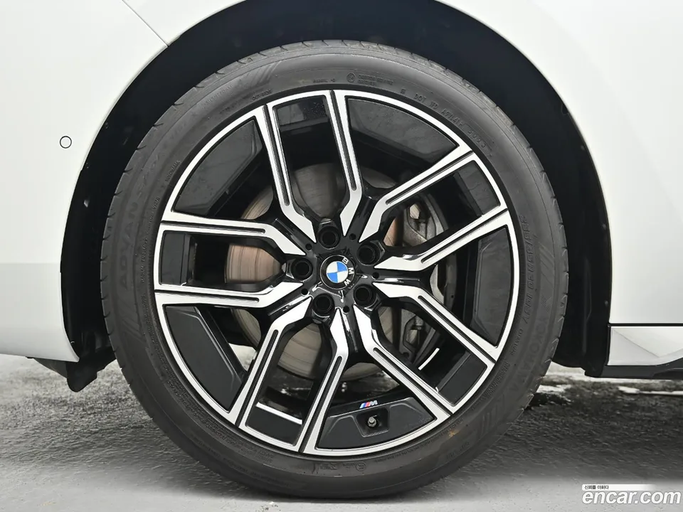 BMW 7 Series 740i xDrive M 2024 — thumbnail 5