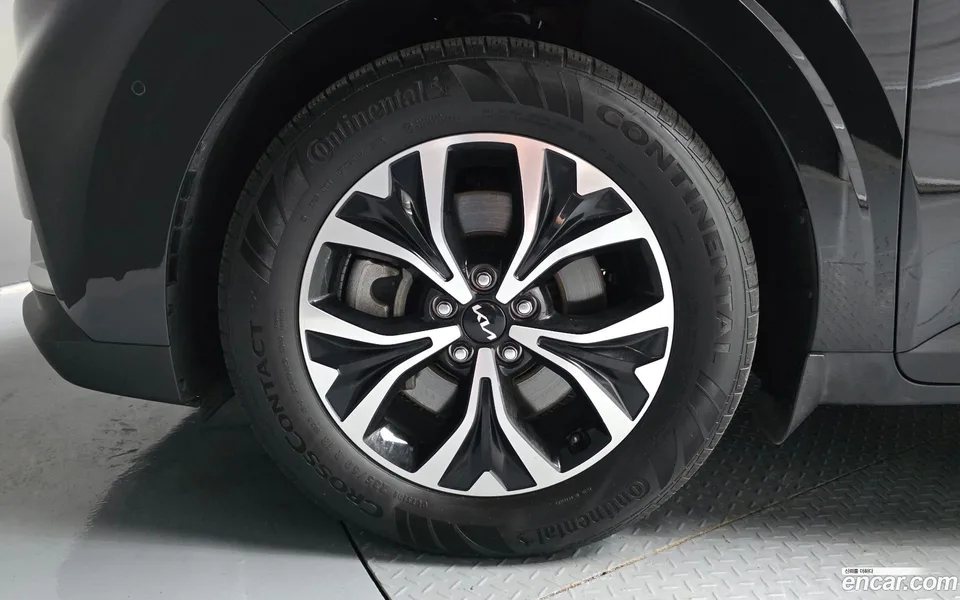 Kia Carnival 11 2023 — thumbnail 2