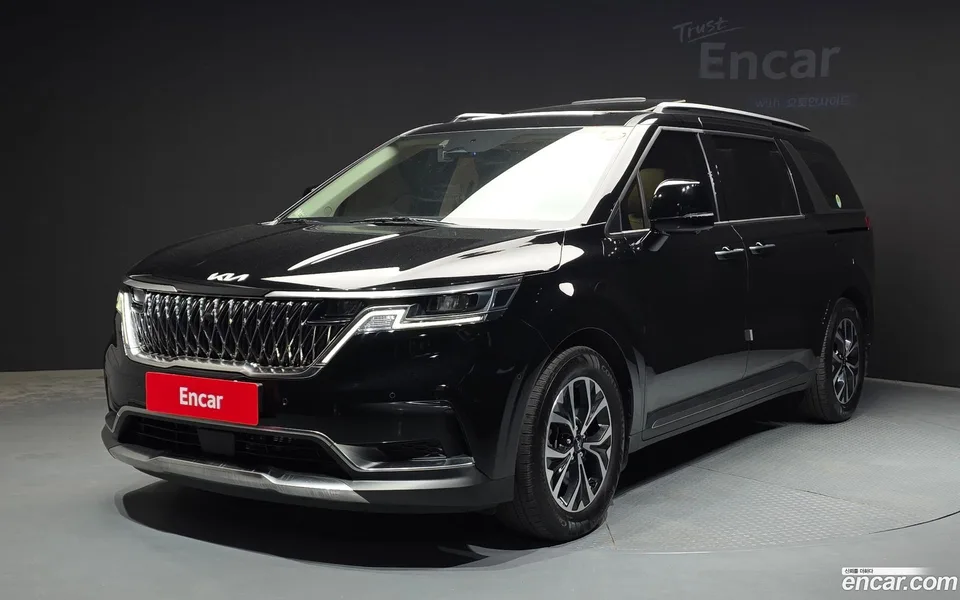 Kia Carnival 11 2023 — photo 1, buy with delivery to Moscow