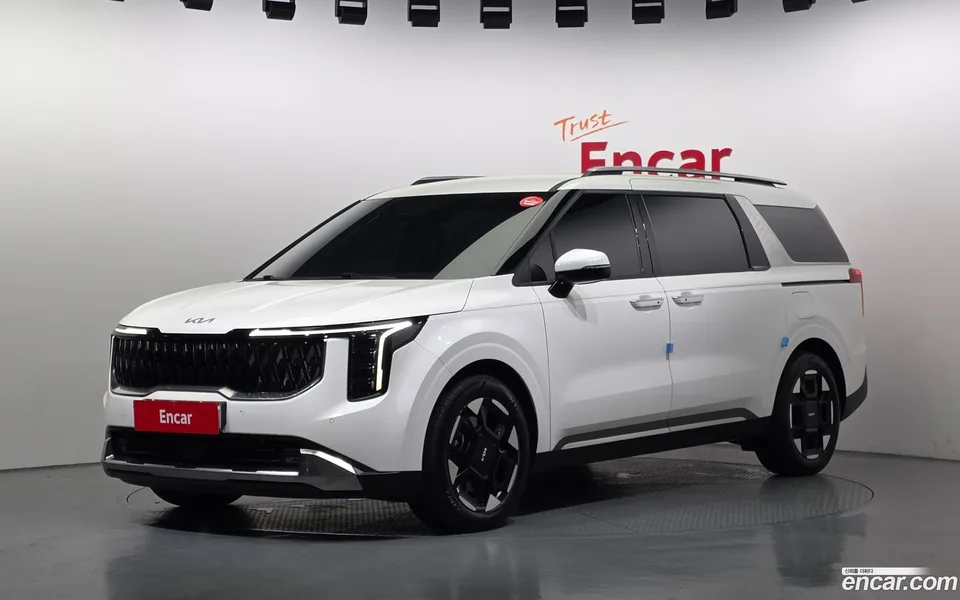Kia Carnival 7 2025 — photo 1, buy with delivery to Moscow