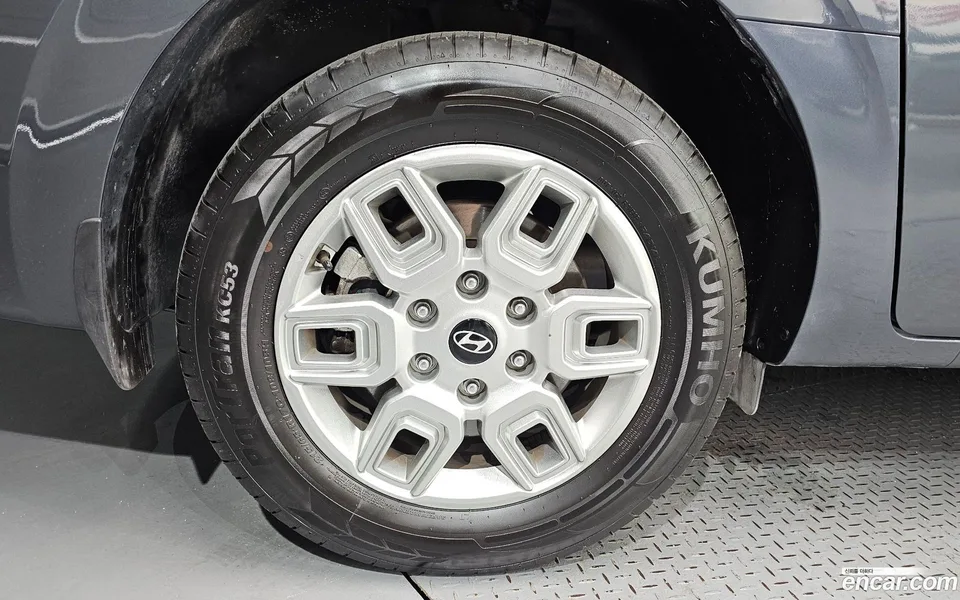 Hyundai Staria 3 2024 — thumbnail 2
