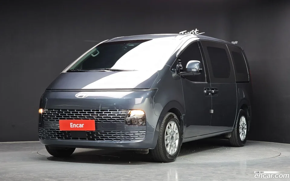 Hyundai Staria 3 2024 — photo 1, buy with delivery to Moscow