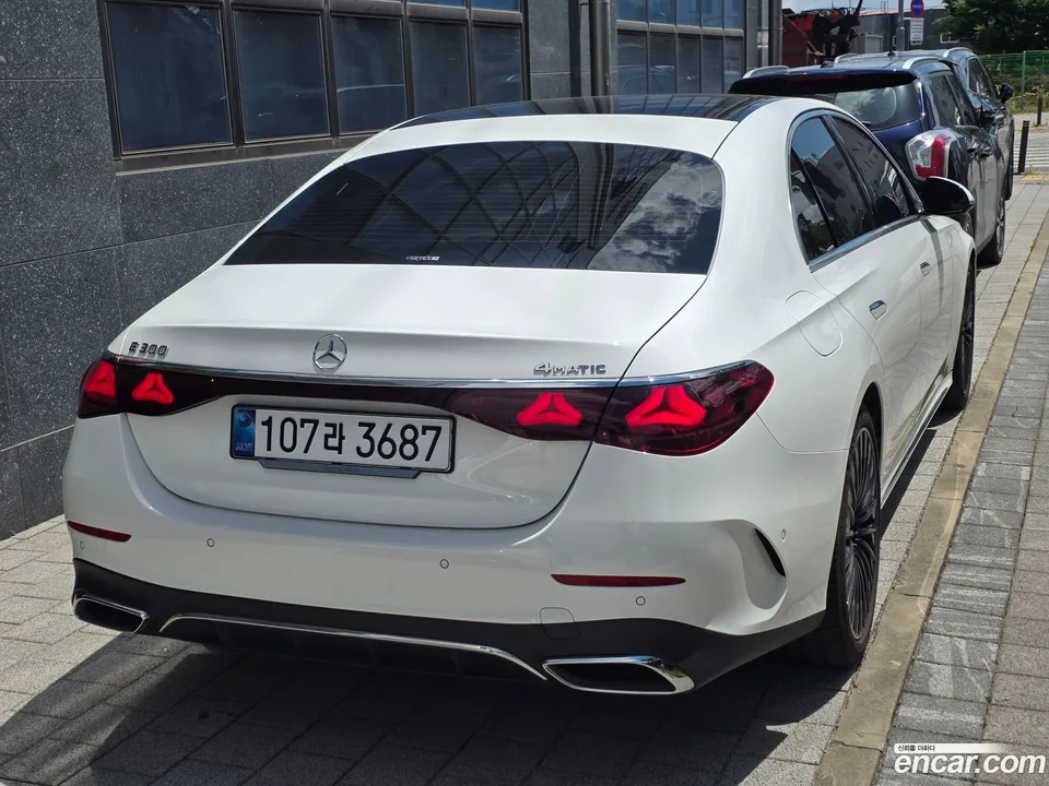 Mercedes-Benz E-Class E300 4MATIC AMG Line 2025 — миниатюра 4