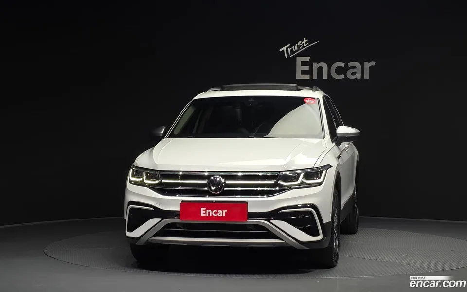 Volkswagen Tiguan Allspace 2.0 TSI 2023 — thumbnail 3