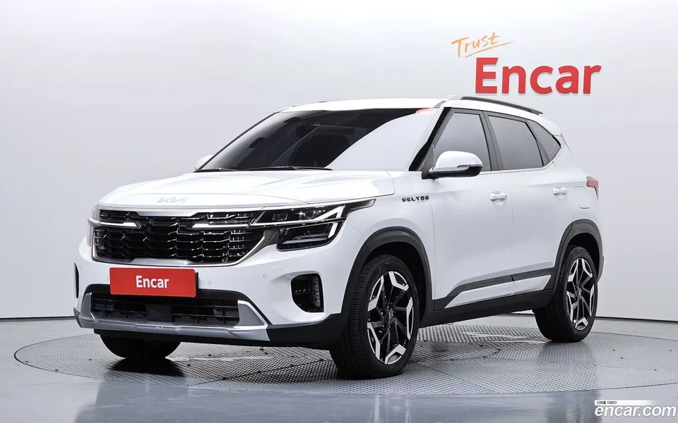 Kia Seltos 1.6 2WD 2023 — photo 1, buy with delivery to Moscow