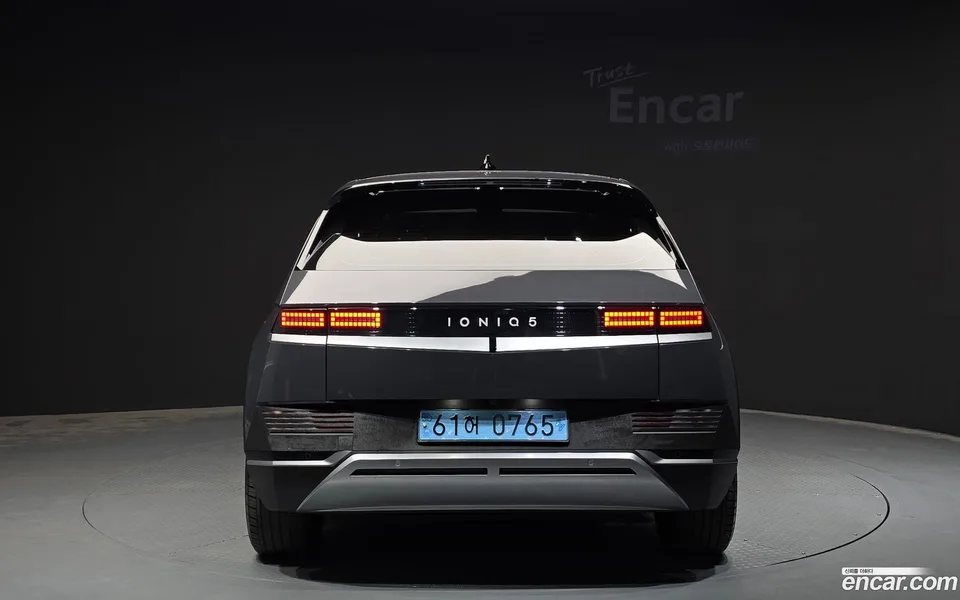 Hyundai Ioniq 5 2023 — thumbnail 4