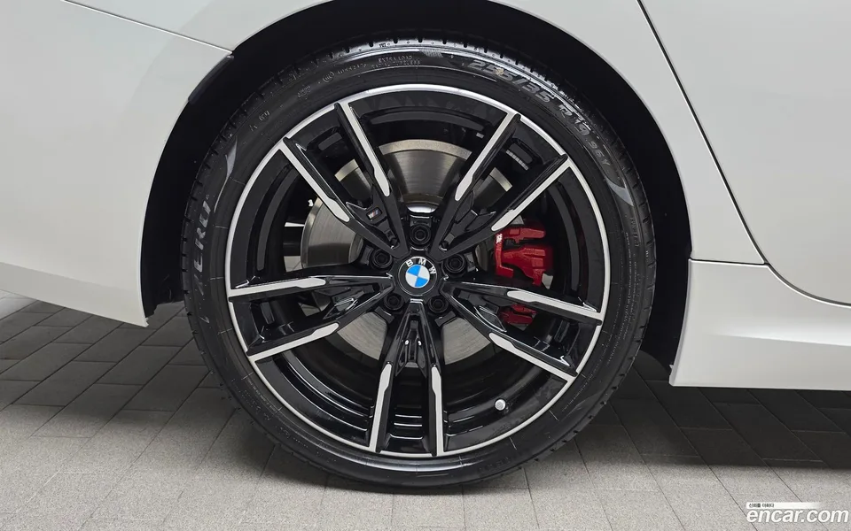 BMW 3 Series M340i 2025 — thumbnail 2