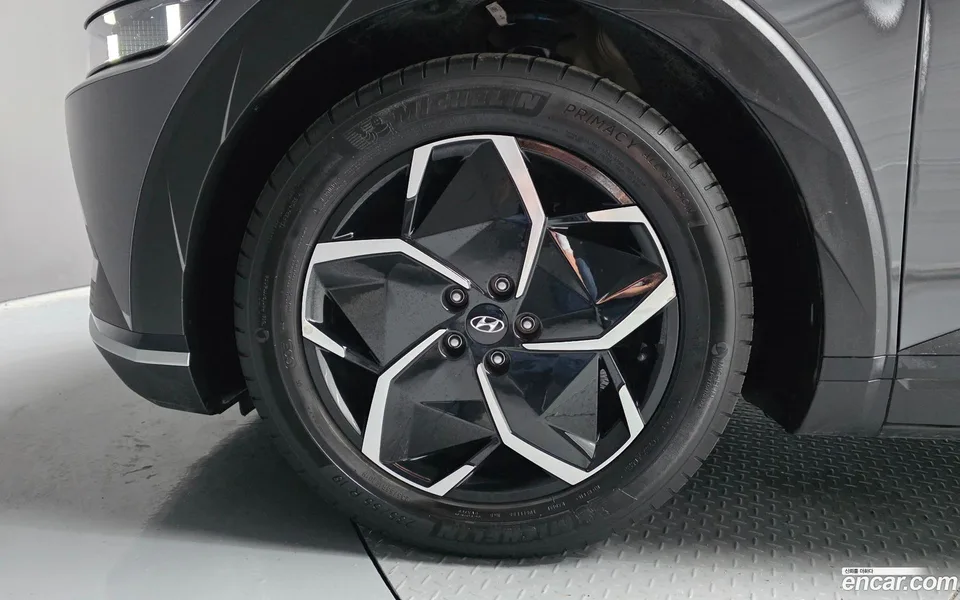 Hyundai Ioniq 5 2023 — миниатюра 2
