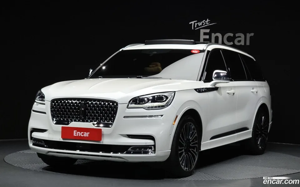 Lincoln Aviator 3.0 AWD 2022 — photo 1, buy with delivery to Moscow