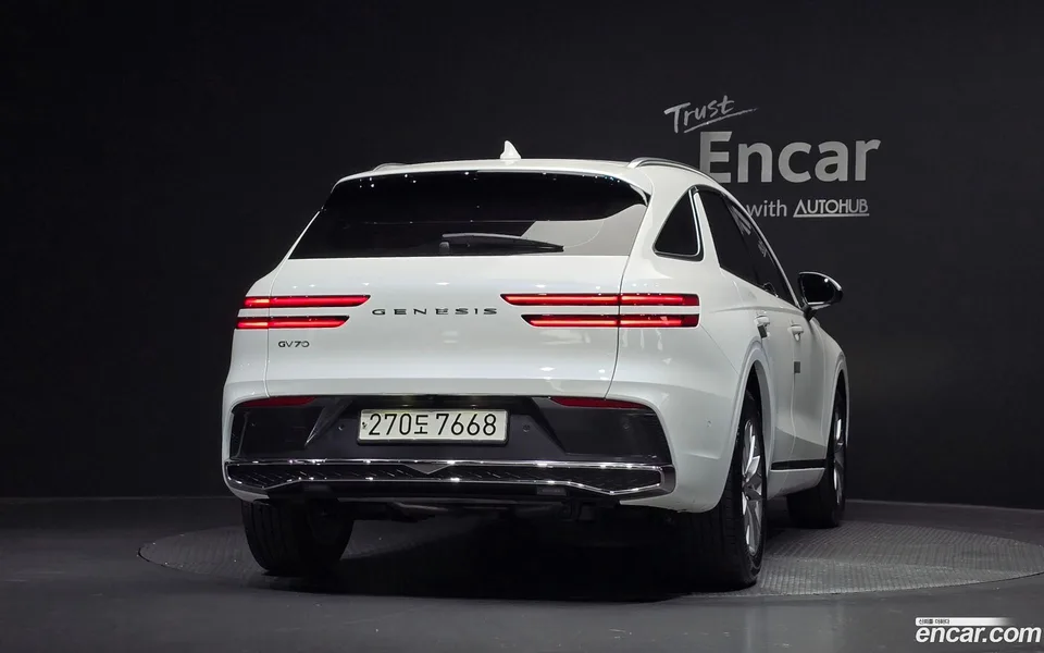 Genesis GV70 2.5T 2WD 2024 — thumbnail 4