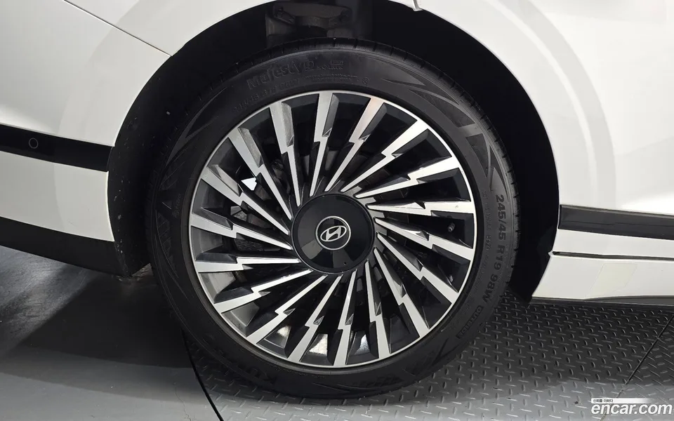 Hyundai Grandeur 2.5 2WD 2024 — thumbnail 2