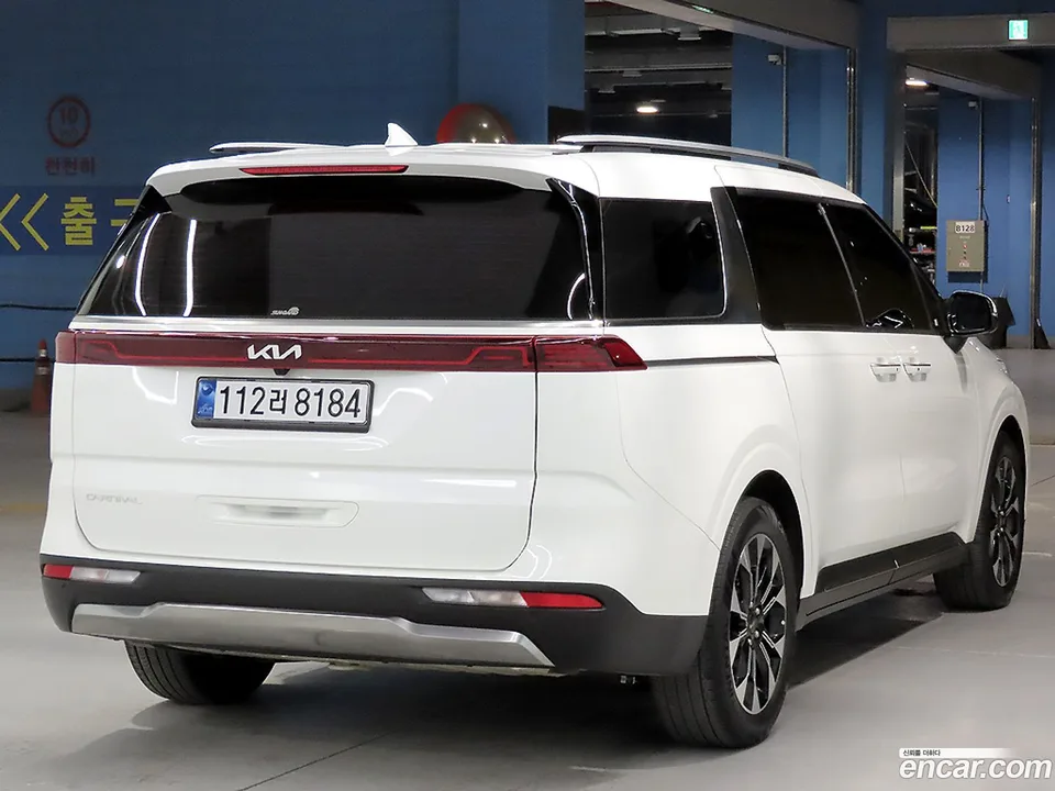 Kia Carnival 9 2022 — thumbnail 4