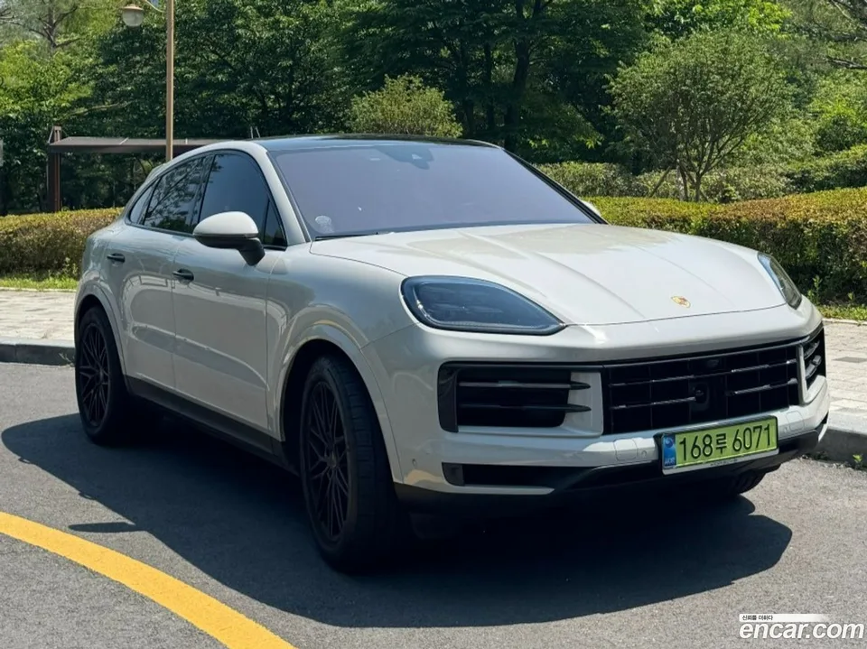 Porsche Cayenne 3.0 2024 — photo 1, buy with delivery to Moscow
