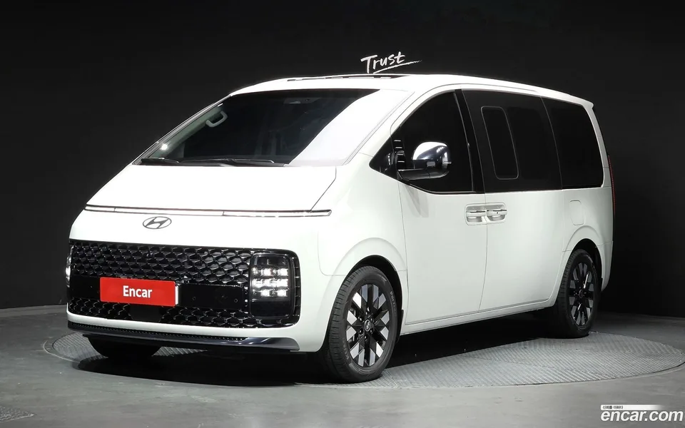 Hyundai Staria 4WD 9 2025 — photo 1, buy with delivery to Moscow
