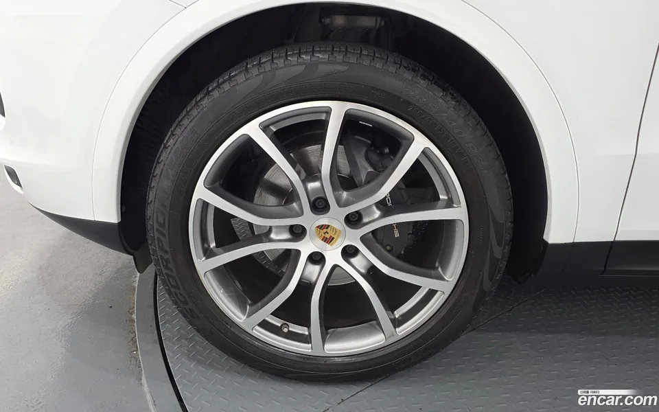 Porsche Cayenne 3.0 2023 — thumbnail 5