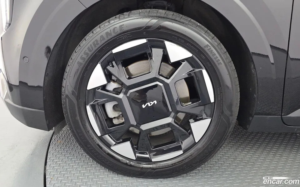 Kia Carnival 7 2024 — thumbnail 5