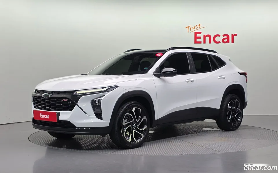 Chevrolet Trax Crossover 1.2 RS 2023 — photo 1, buy with delivery to Moscow