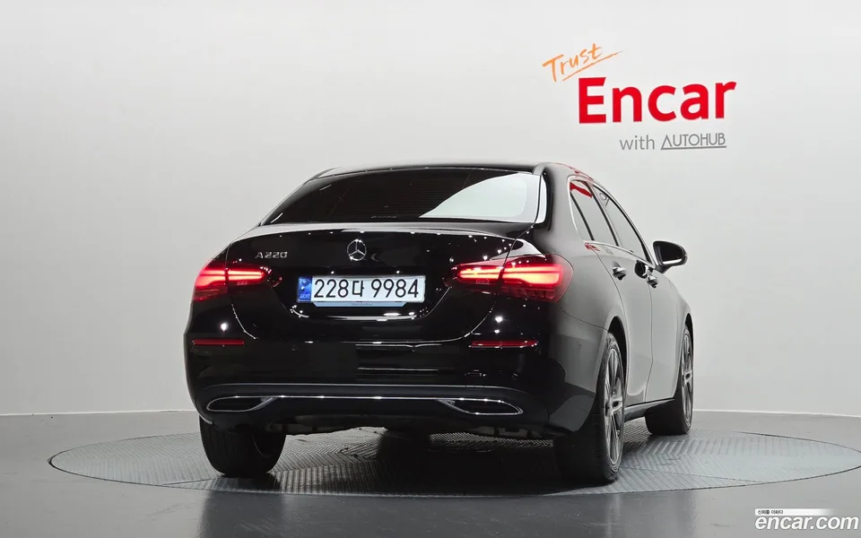 Mercedes-Benz A-Class A220 2024 — thumbnail 4