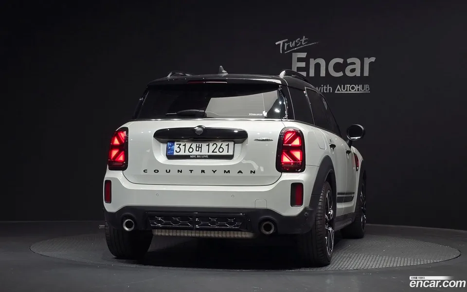 MINI Cooper S Countryman JCW 2023 — thumbnail 4