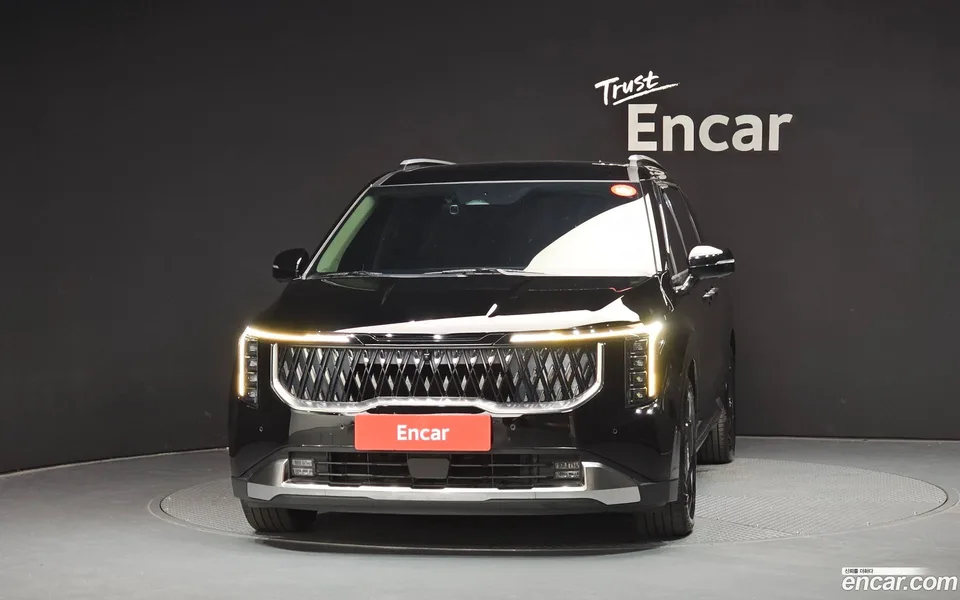 Kia Carnival 7 2023 — thumbnail 3