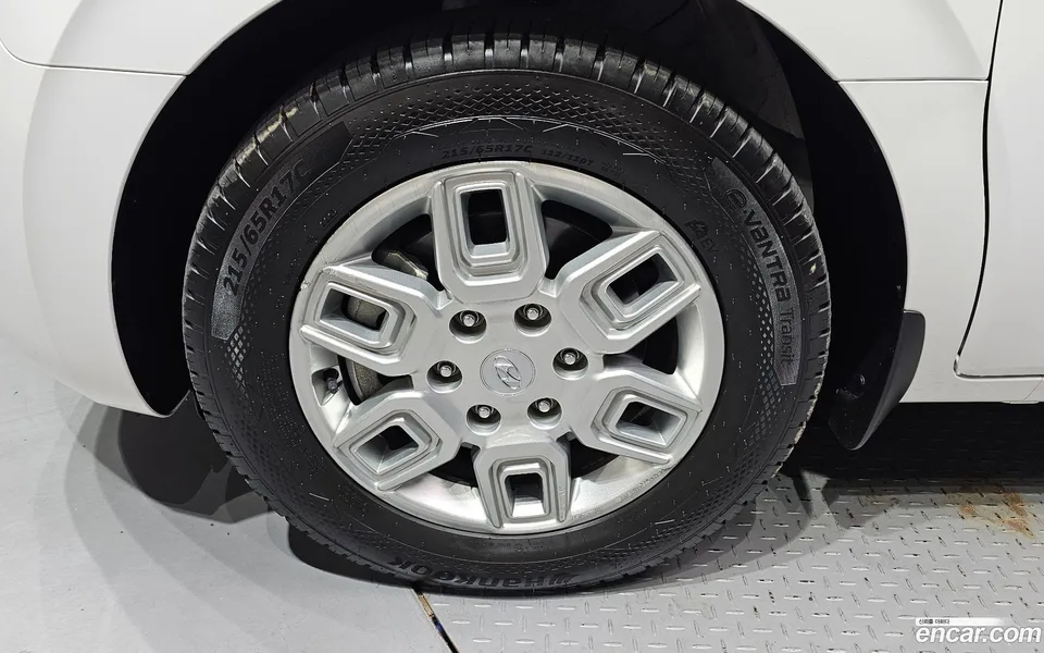 Hyundai Staria 9 2023 — thumbnail 5