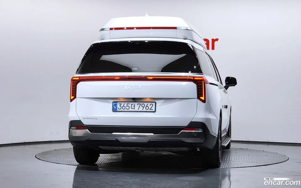 Kia Carnival 9 2024 — thumbnail 4
