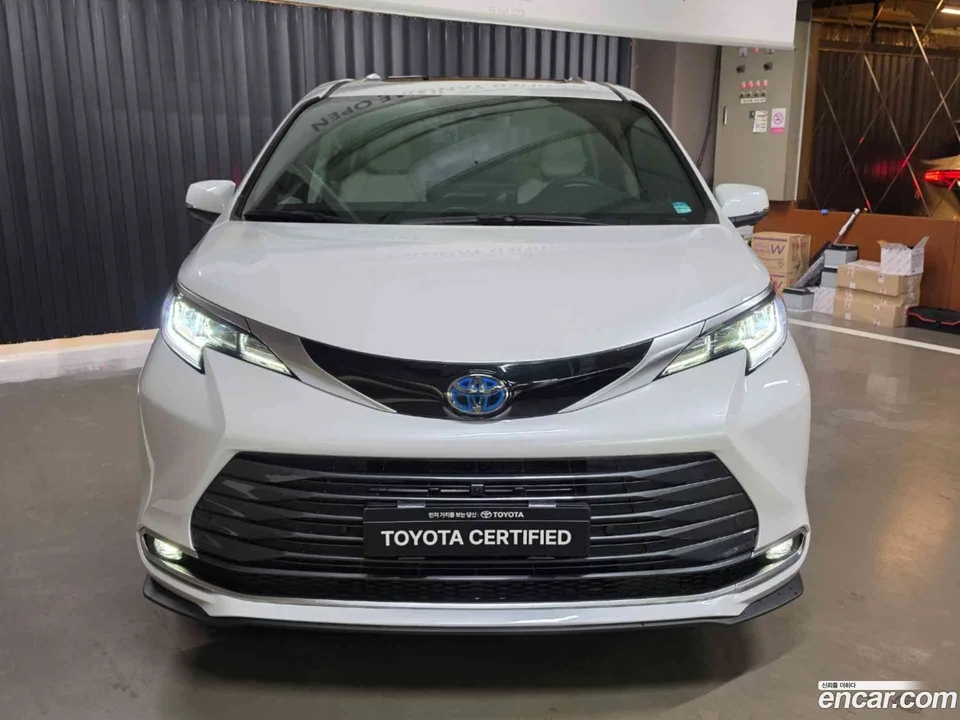 Toyota Sienna 2.5 AWD 2025 — thumbnail 3