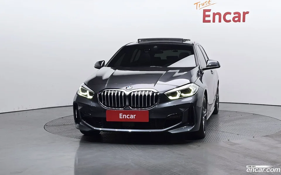 BMW 1 Series 120i M 2022 — thumbnail 3
