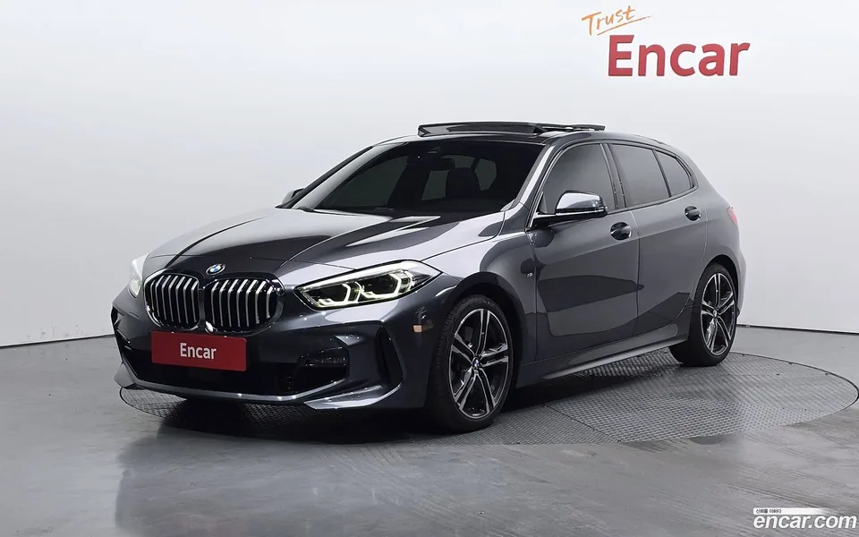 BMW 1 Series 120i M 2022 — photo 1, buy with delivery to Moscow