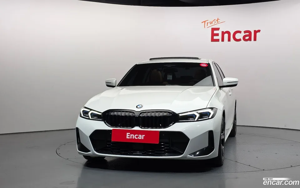 BMW 3 Series 320i M 2024 — thumbnail 3
