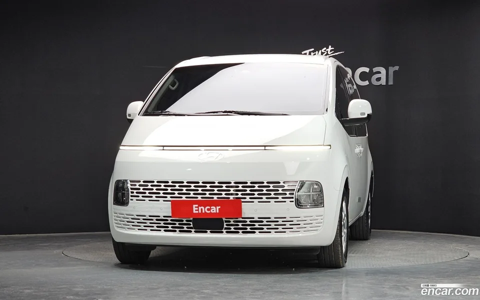 Hyundai Staria 5 2025 — thumbnail 3
