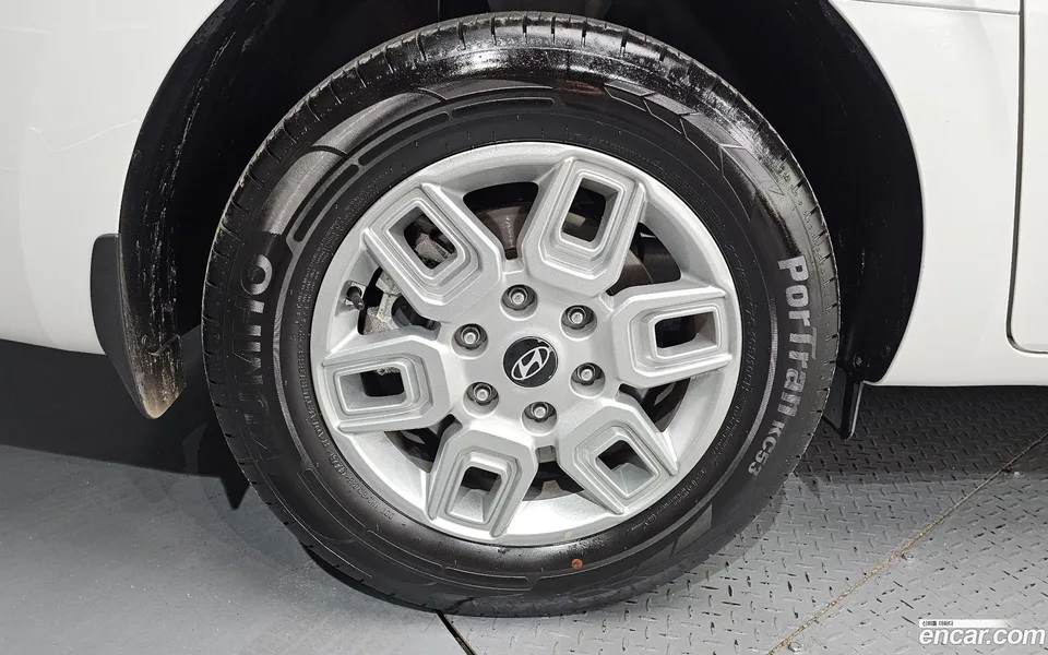 Hyundai Staria 5 2025 — thumbnail 5
