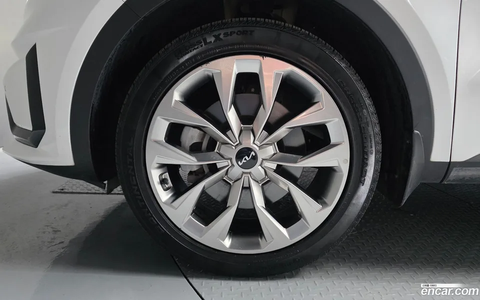 Kia Sorento 2.5T 2WD 2023 — thumbnail 5