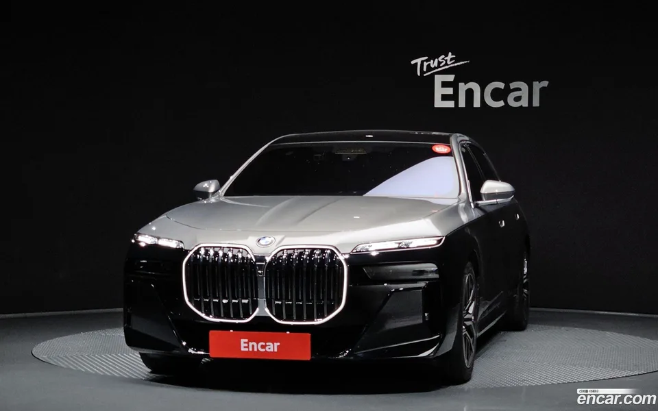 BMW 7 Series 740i xDrive M 2025 — миниатюра 3