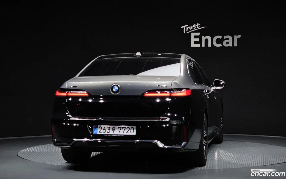 BMW 7 Series 740i xDrive M 2025 — миниатюра 4