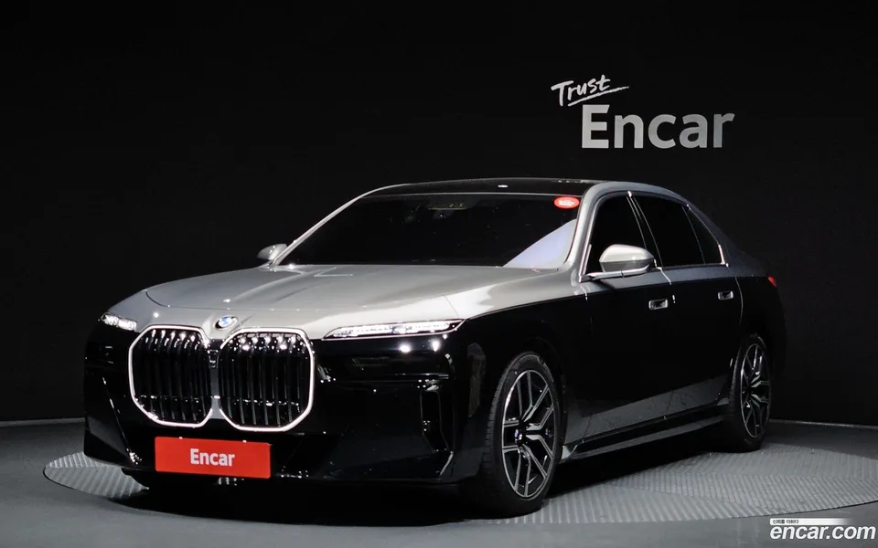BMW 7 Series 740i xDrive M 2025 — фото 1, купить с доставкой в Москву