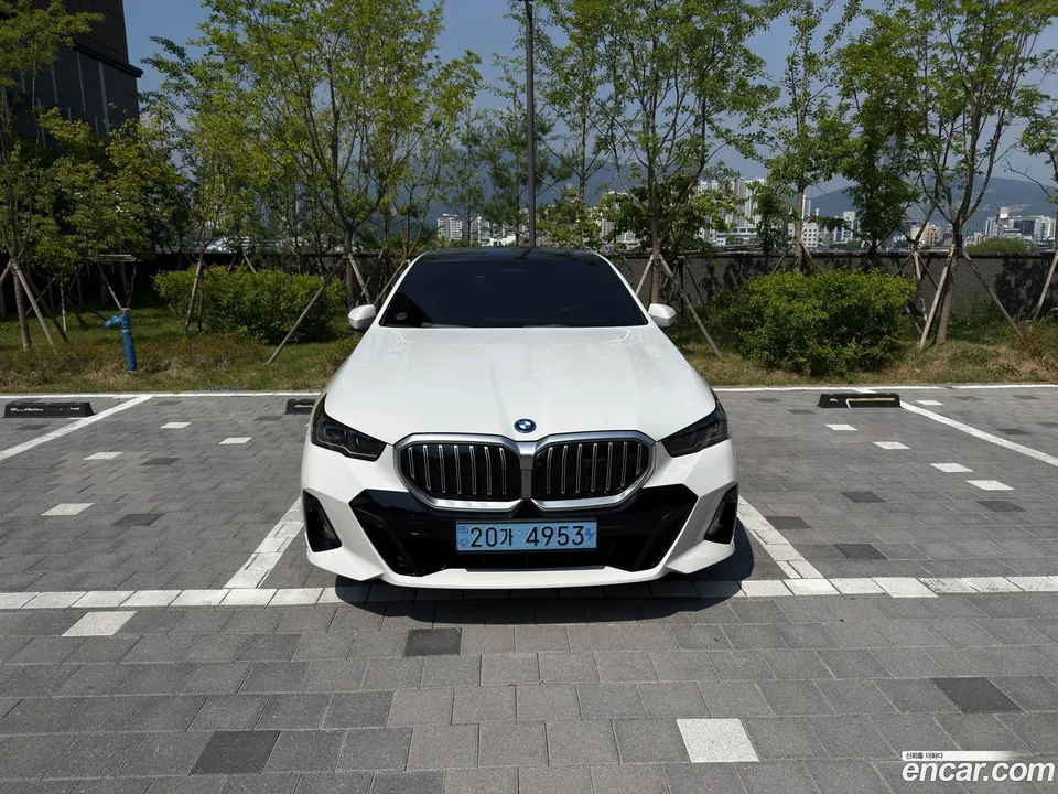 BMW i5 eDrive 40 M 2024 — thumbnail 3