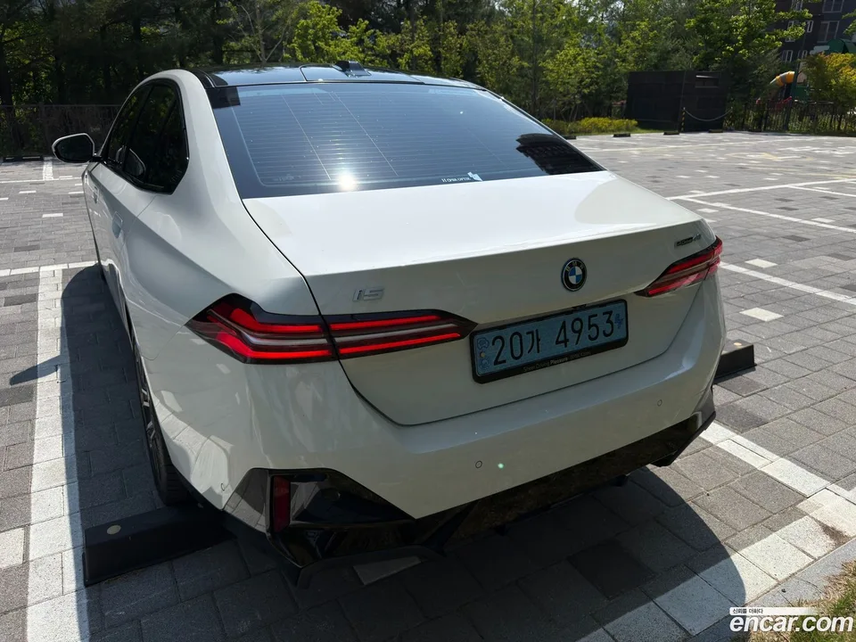 BMW i5 eDrive 40 M 2024 — thumbnail 4