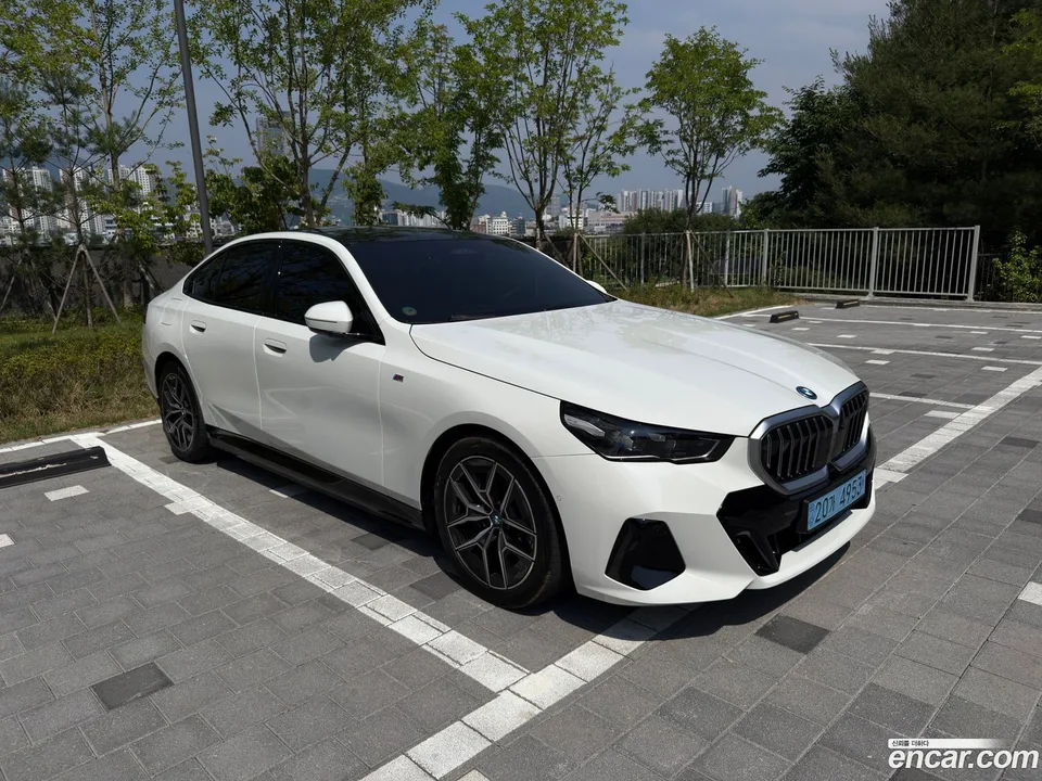 BMW i5 eDrive 40 M 2024 — photo 1, buy with delivery to Moscow