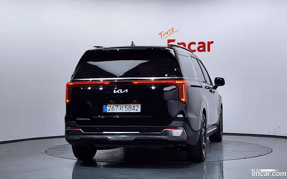 Kia Carnival 7 2024 — thumbnail 4